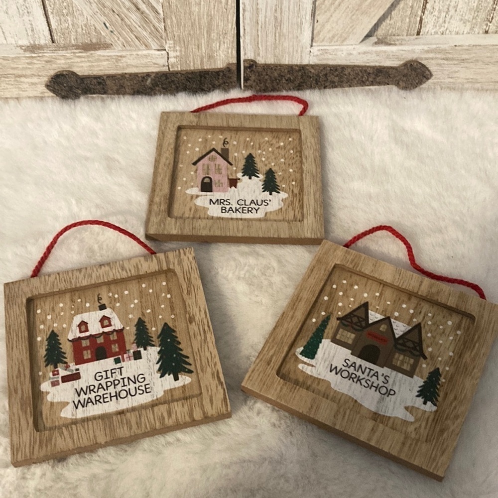 Target BP 2019 Mini Hanging Christmas Signs